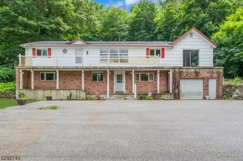 23 Russling Rd, Hackettstown, NJ 07840