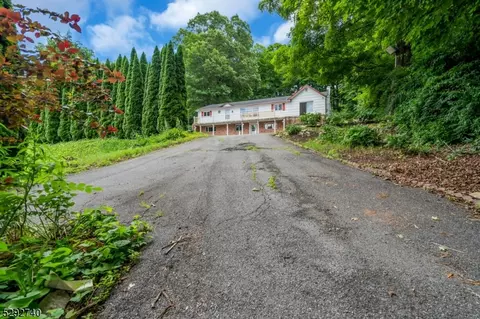 23 Russling Rd, Hackettstown, NJ 07840 | 35 Photos - Movoto