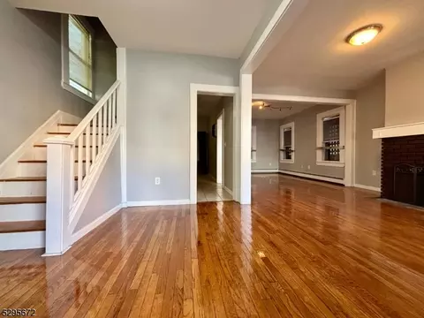 32 Salem St, Newark, NJ 07106