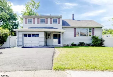 32 Crocus St, Woodbridge Twp, NJ 07095