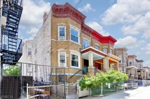 38 51st St, West New York, NJ 07093