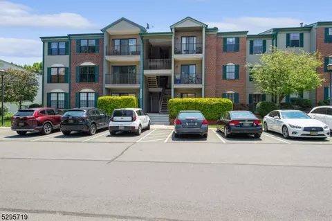 58 Fisher Dr #58, Franklin Park, NJ 08823