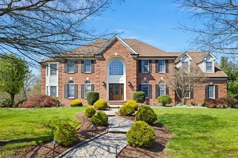 16 Fisher Farm Rd, Montgomery, NJ 08502