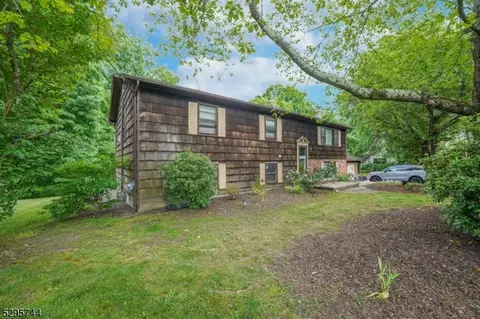 48 Yorkshire Ave, West Milford, NJ 07480
