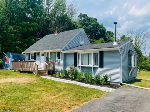 13 Lasinski Rd, Franklin, NJ 07416