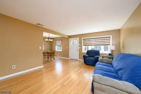 1417 Emma Pl, Linden, NJ 07036