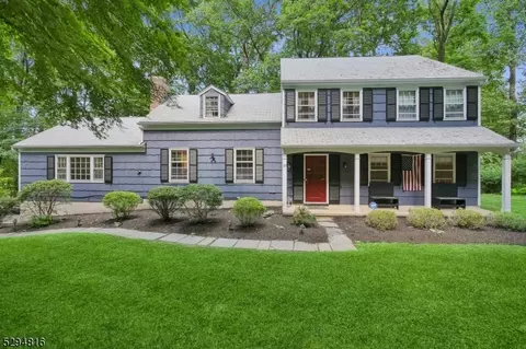 20 Lynnfield Dr, Morristown, NJ 07960