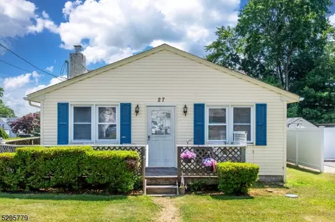 27 Knoll Rd, Boonton, NJ 07005