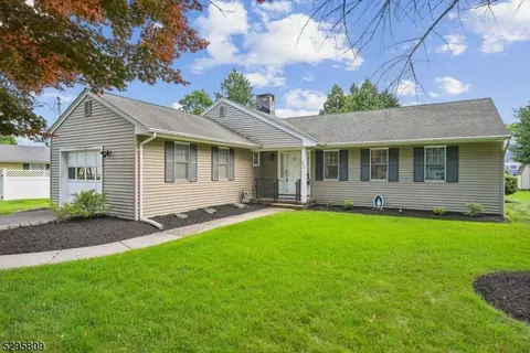 276 Metape Cir S, Bound Brook, NJ 08805