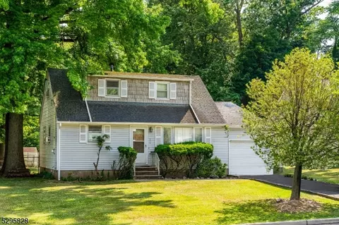 894 Sterling St, Plainfield, NJ 07062