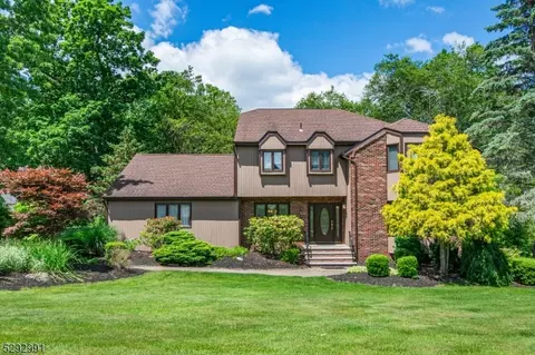 27 Bedminster Rd, Randolph, NJ 07869
