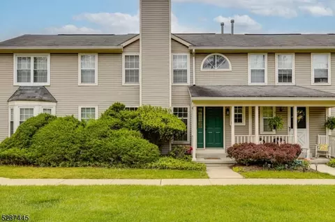 22 Green Heron Dr, Hackettstown, NJ 07840