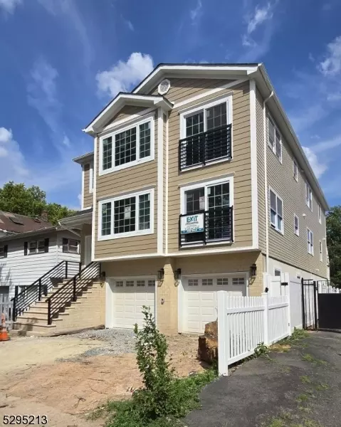 38 Newfield St, East Orange, NJ 07017