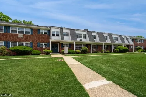 24 Woodedge Ave #3, Edison, NJ 08817