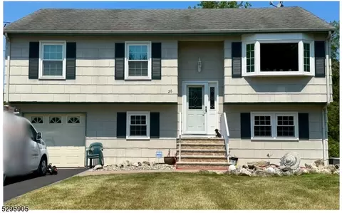 26 Raven Ave, Piscataway, NJ 08854