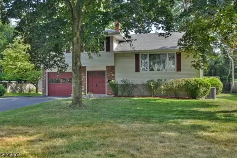 143 Momar Dr, Ramsey, NJ 07446