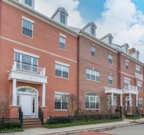 42 Carillon Cir, Livingston, NJ 07039