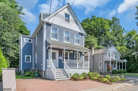 61 S Passaic Ave, Chatham, NJ 07928