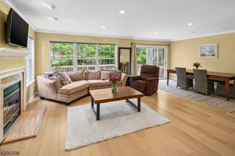 101 Castleton Rd, Princeton, NJ 08540