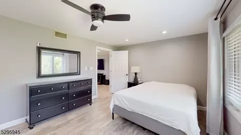 63 Joyce Ln, Wayne, NJ 07470 photo 17