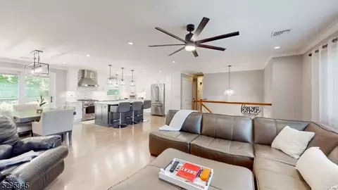 63 Joyce Ln, Wayne, NJ 07470 photo 6