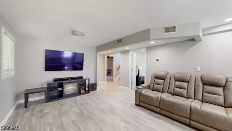63 Joyce Ln, Wayne, NJ 07470 photo 18