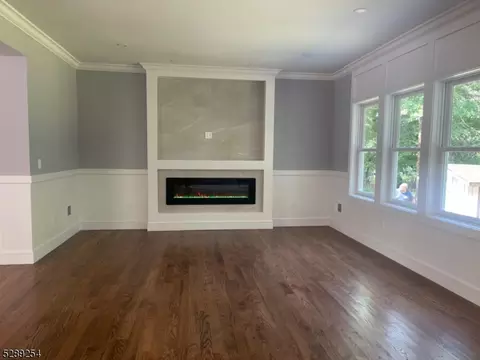 415 Terhune Ave, Paramus, NJ 07652 photo 11