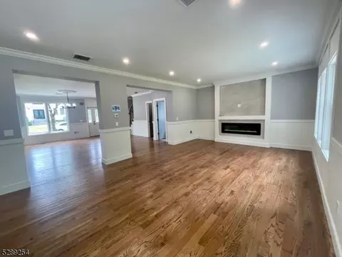 415 Terhune Ave, Paramus, NJ 07652 photo 14