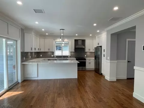 415 Terhune Ave, Paramus, NJ 07652 photo 8