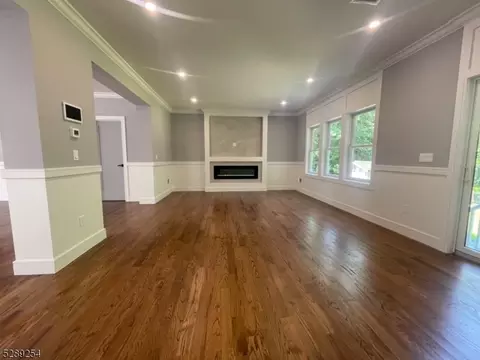 415 Terhune Ave, Paramus, NJ 07652 photo 12