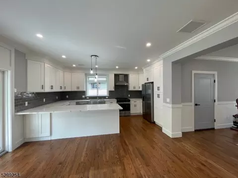 415 Terhune Ave, Paramus, NJ 07652 photo 7