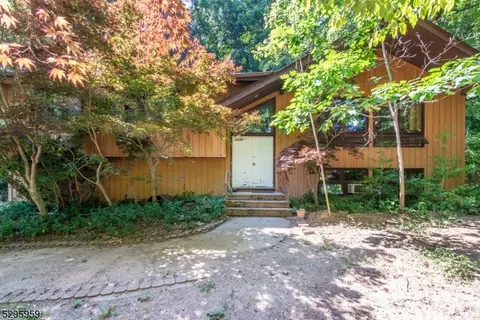11 Foremost Mountain Rd, Montville Twp, NJ 07082