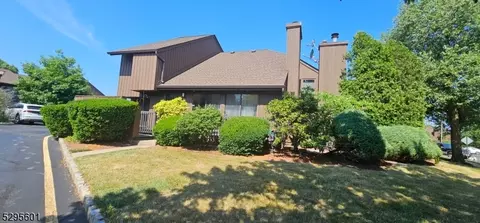 193 Kingsberry Dr, Somerset, NJ 08873