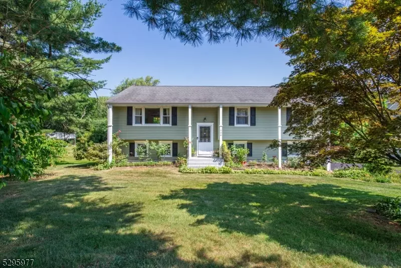 126 Quaker Church Rd, Randolph, NJ 07869 32 Photos Movoto