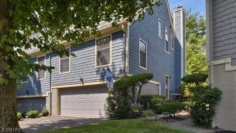 15 Tanager Ct, Wayne, NJ 07470