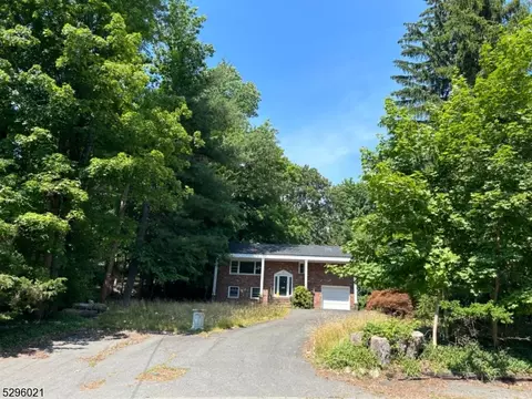 326 Runnymede Rd, Essex Fells, NJ 07021 | 17 Photos - Movoto