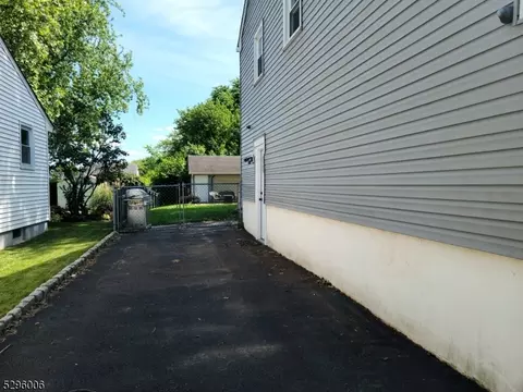 320 Evergreen Ave, Bound Brook, NJ 08805 photo 23