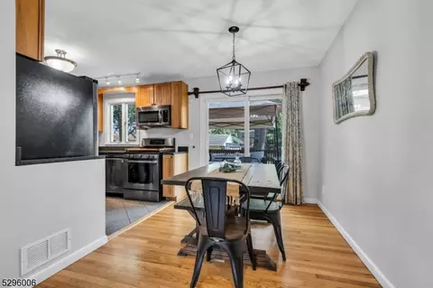 320 Evergreen Ave, Bound Brook, NJ 08805 photo 4