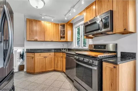 320 Evergreen Ave, Bound Brook, NJ 08805 photo 7