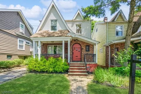 27 Oakdale Ave, Millburn, NJ 07041