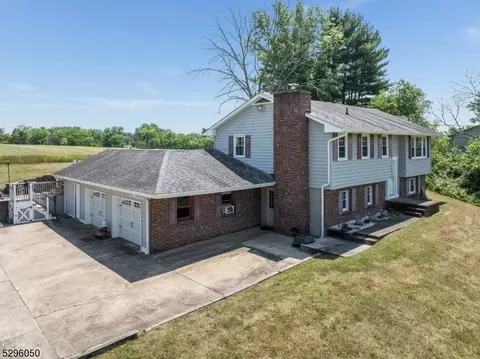 302 Reaville Rd, Raritan Twp, NJ 08551