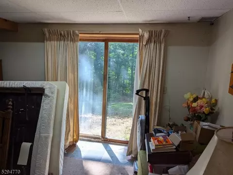 19 Summit Dr, Wantage, NJ 07461 photo 9