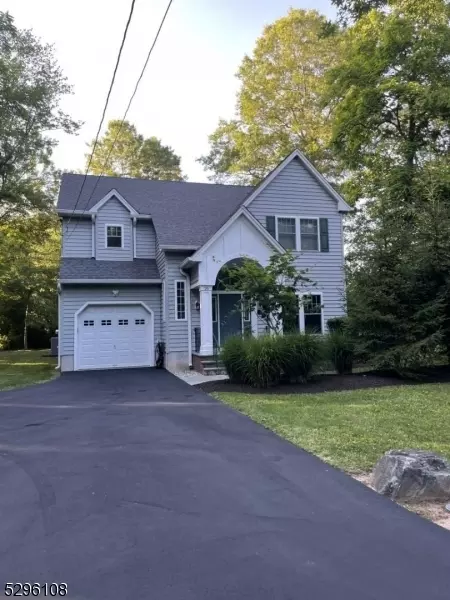 26 Metzler Pl, Long Hill, NJ 07980