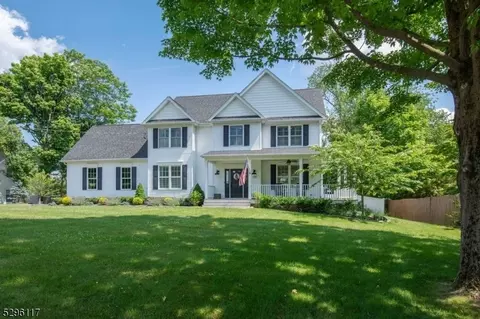 79 Fairmount Ave, Chester, NJ 07930