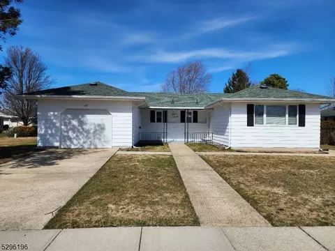 148 Barbuda St, Toms River, NJ 08757