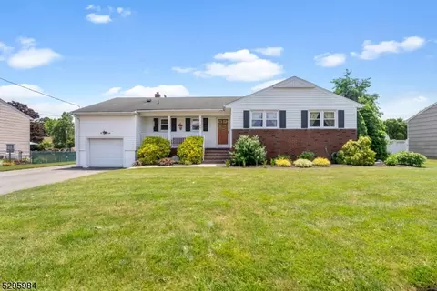 144 Hollywood Ave, Fairfield, NJ 07004