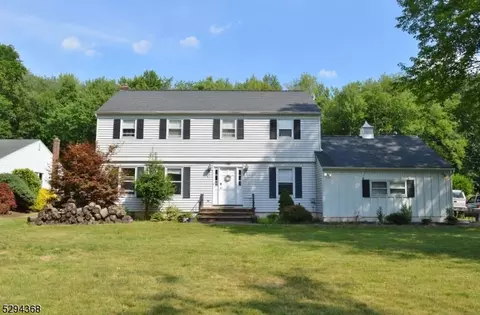 56 Fairview Dr, East Hanover, NJ 07936