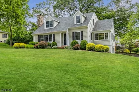 25 Oak Ridge Rd, Bernards, NJ 07920