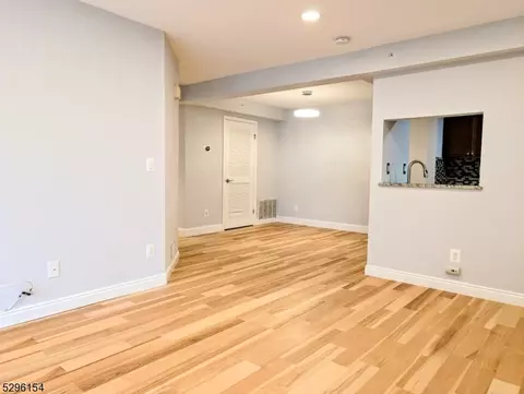 404 Stratford Pl, Bound Brook, NJ 08805