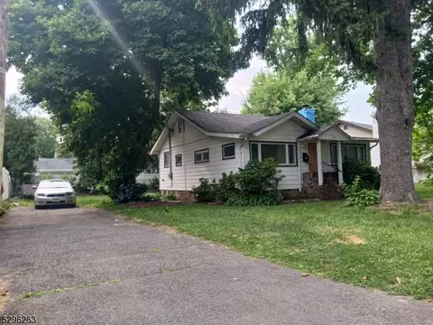 35 Cherokee Ave, Parsippany-troy Hills Twp, NJ 07034